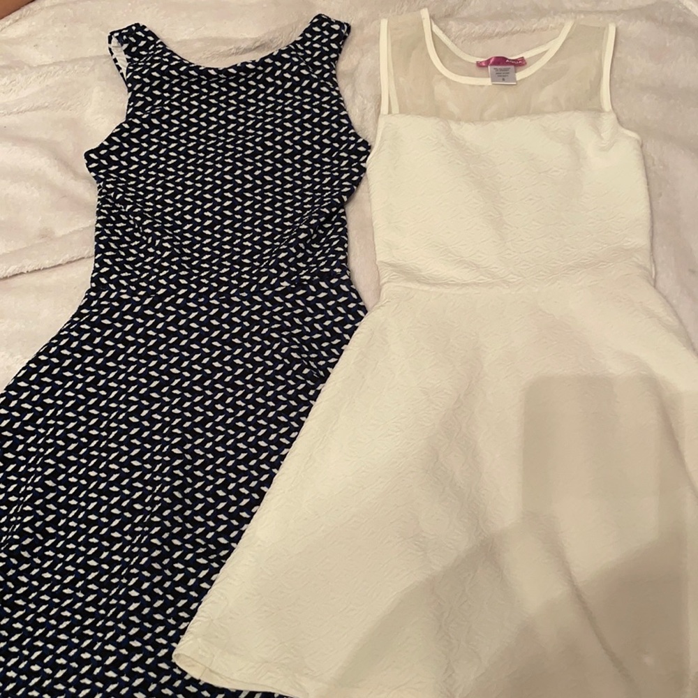 Girls dresses size small (2pc)
